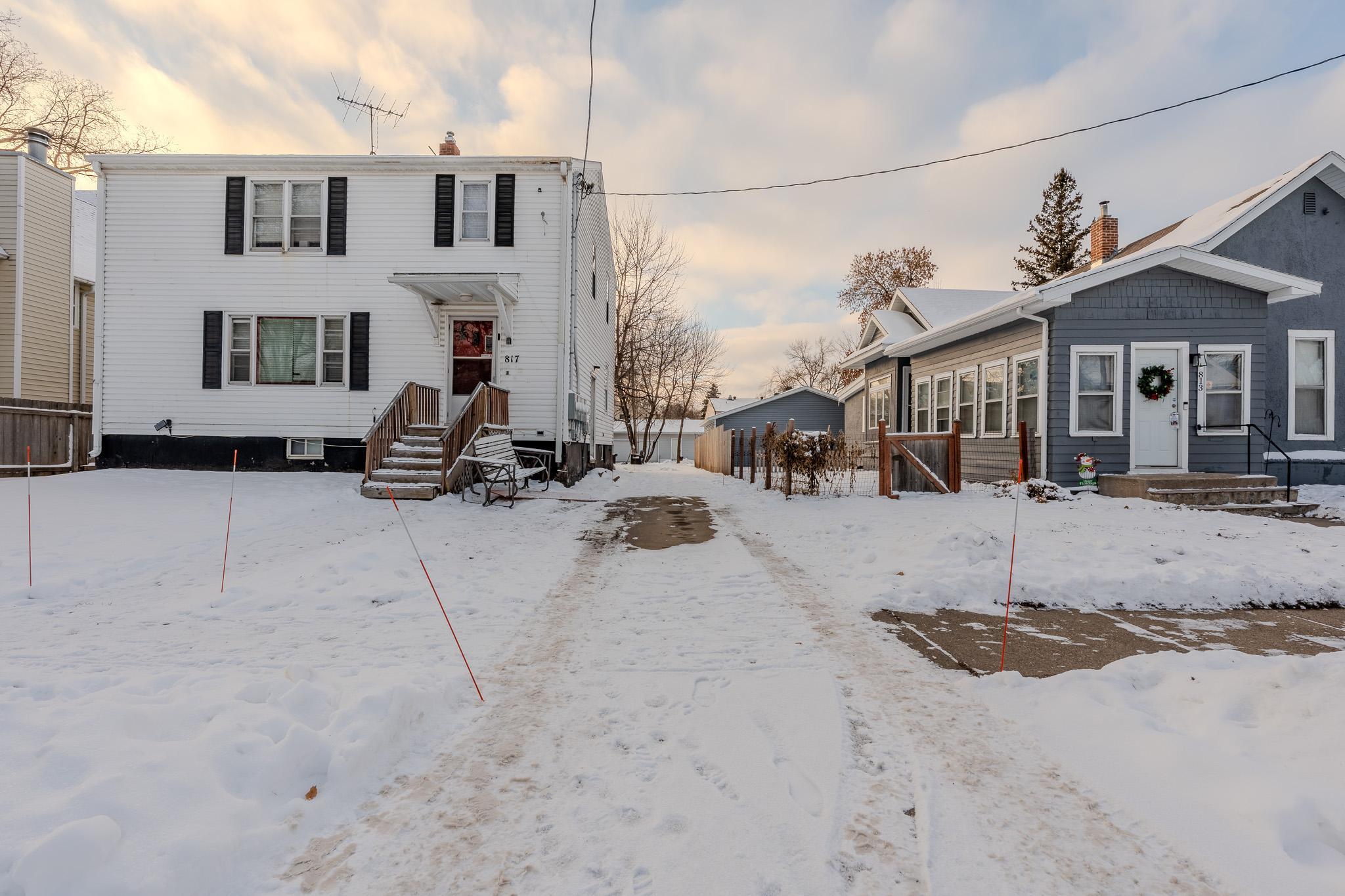 817 9th Street South Fargo, ND 58103 - Photo 4 of 30