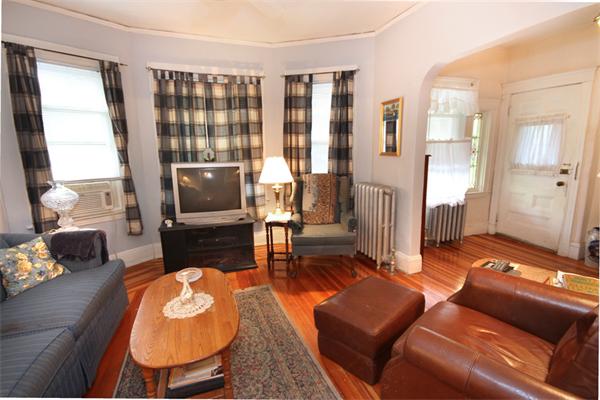 41 Chetwynd Road Somerville, MA 02144 - Photo 4 of 25 Gallery Image 4