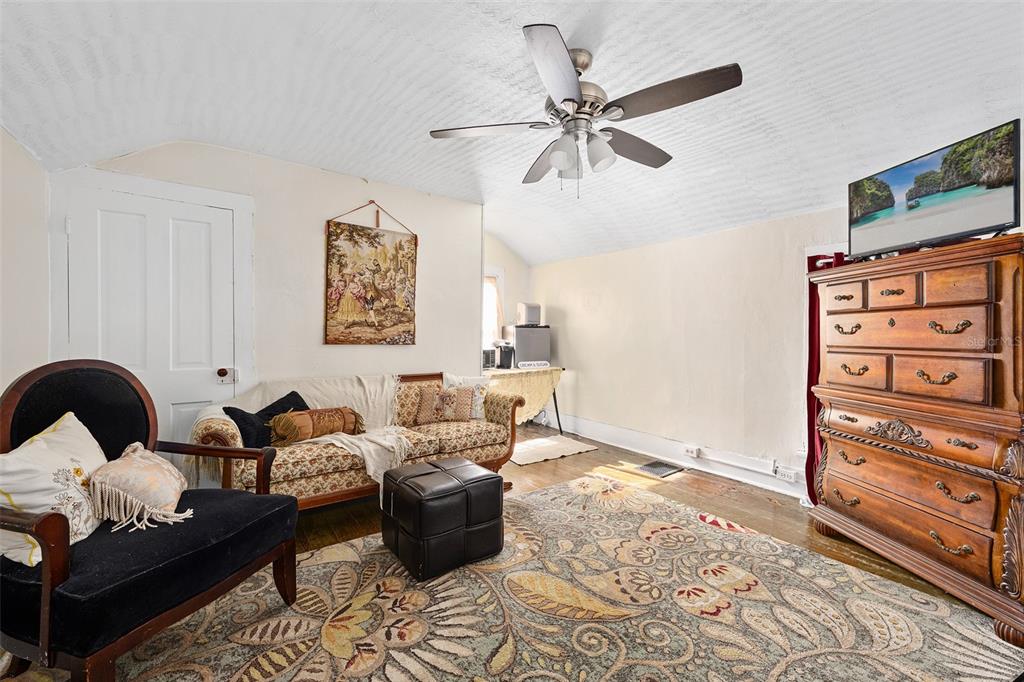 228 West Howry Avenue DeLand, FL 32720 - Photo 30 of 55 a living room with furniture