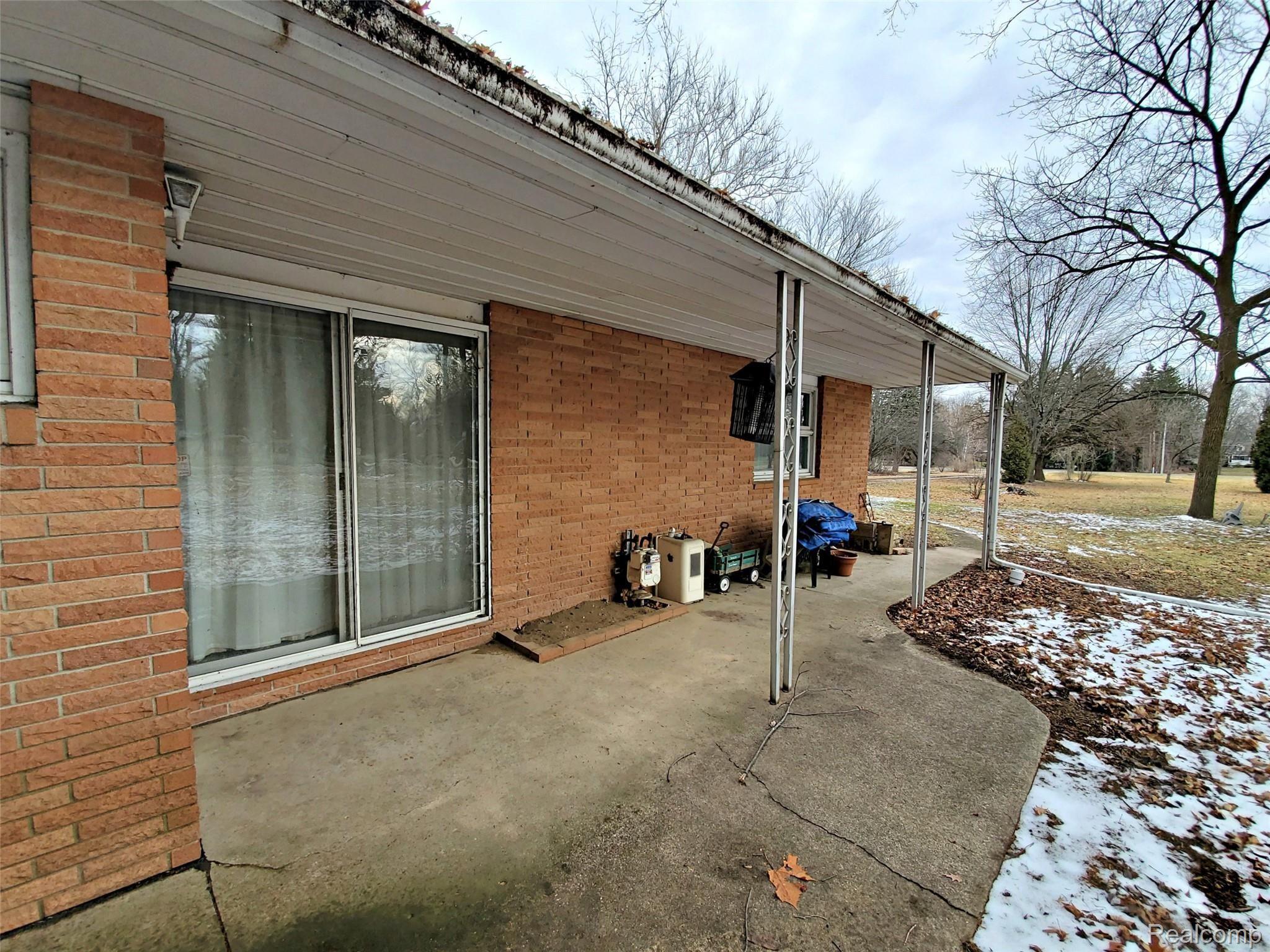 6356 Fenton Road Flint, MI 48507 - Photo 31 of 34 31.jpg