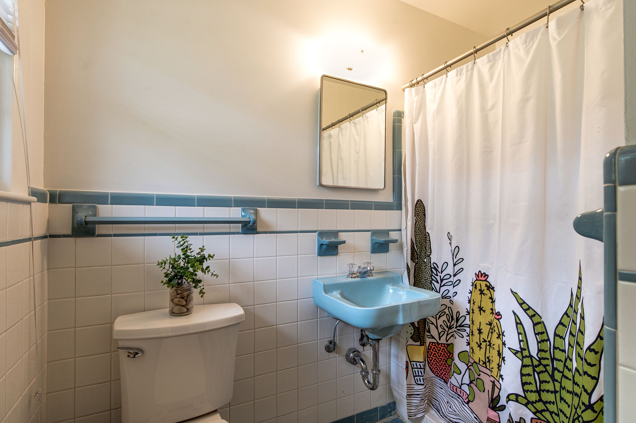 705 Vanoke Drive Madison, TN 37115 - Photo 21 of 44 a bathroom with a sink a toilet and a mirror