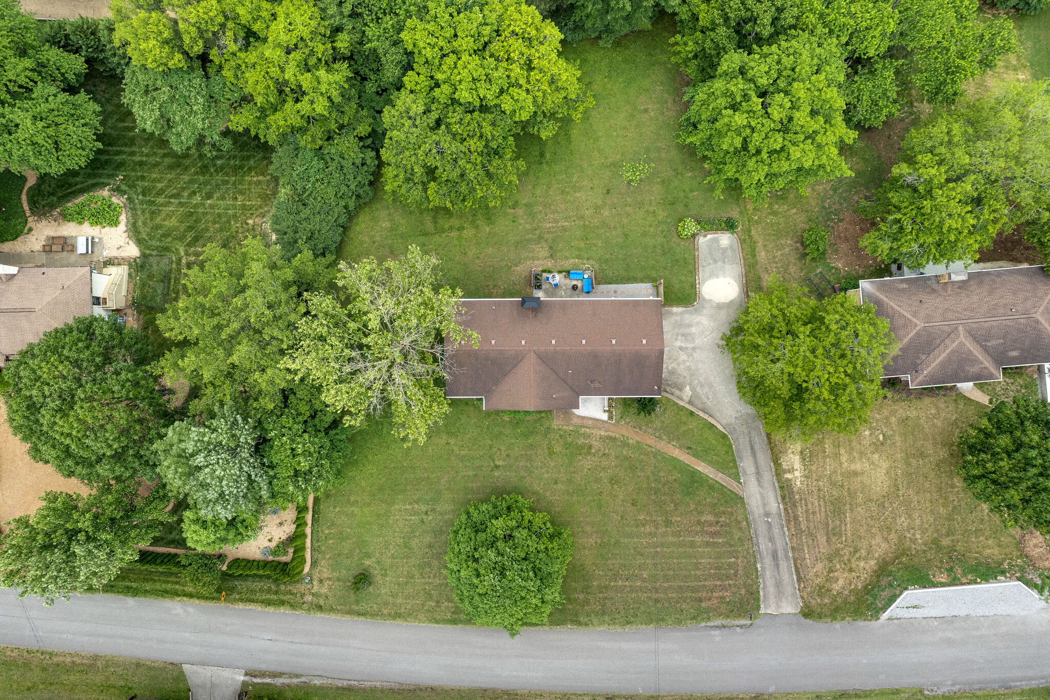 705 Vanoke Drive Madison, TN 37115 - Photo 39 of 44 an aerial view of a house with a yard