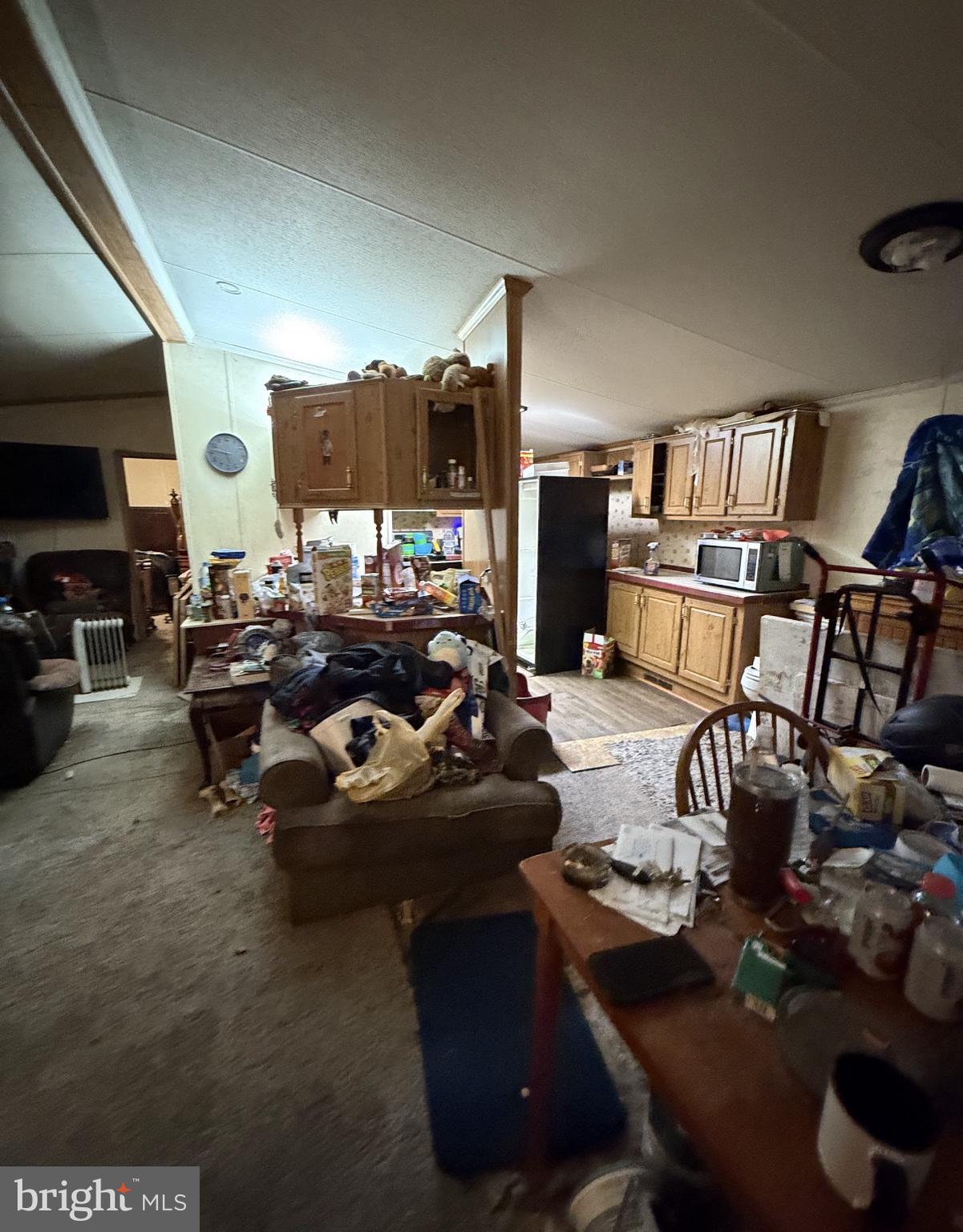 138 Heister Road Birdsboro, PA 19508 - Photo 6 of 14 a living room with furniture