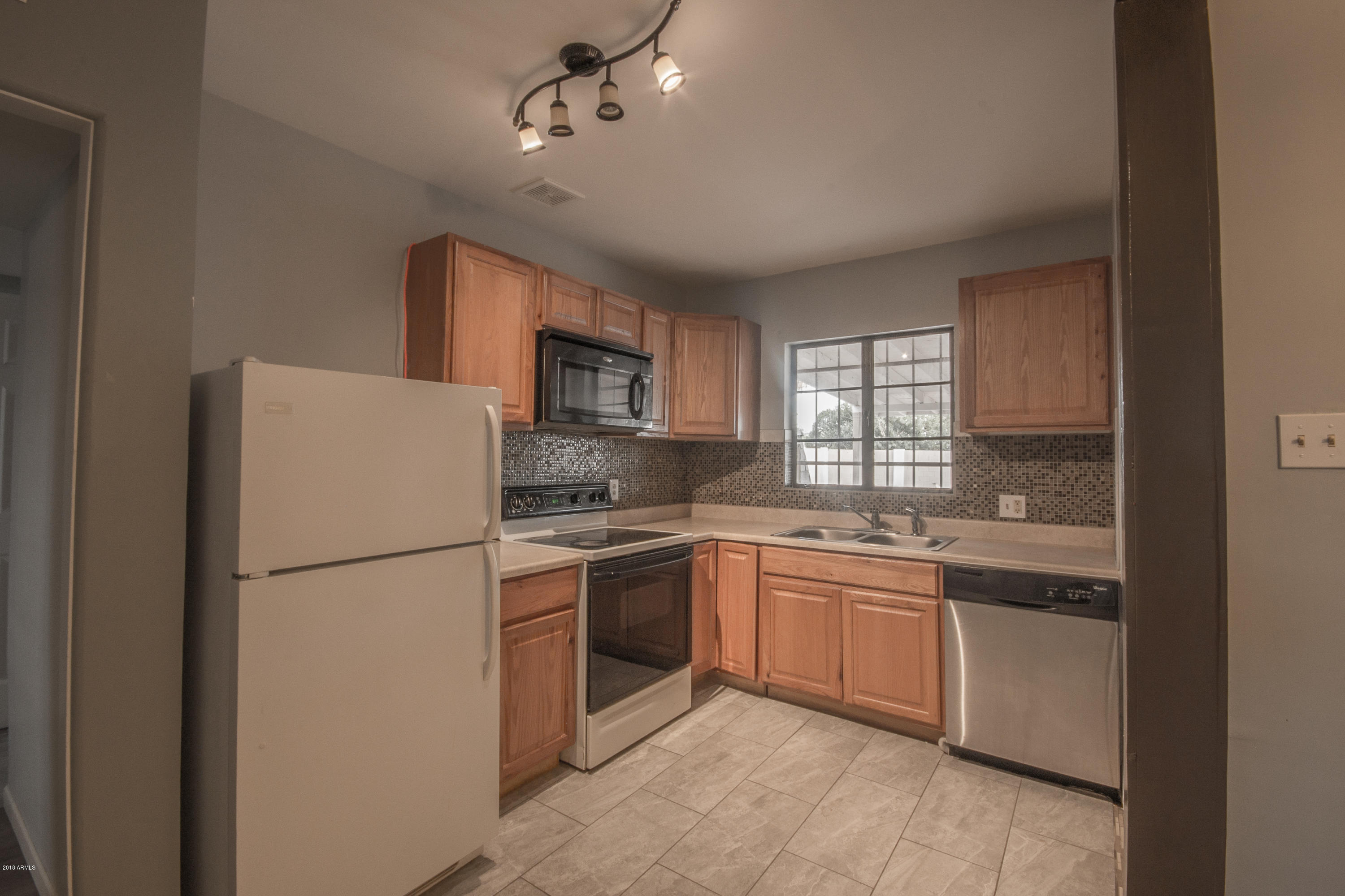 4037 West Granada Road Phoenix, AZ 85009 - Photo 10 of 24 DSC_5184-Edit