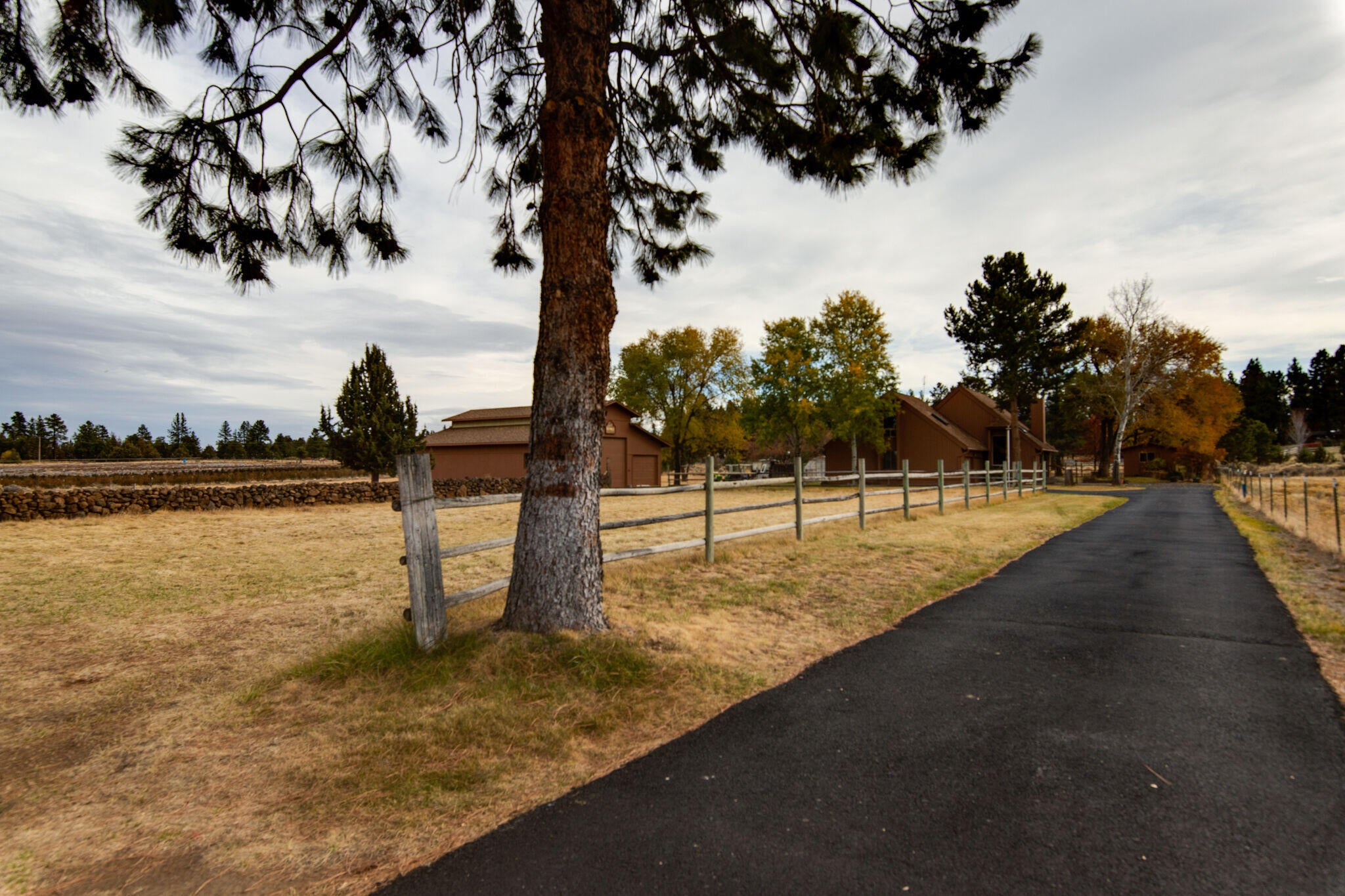 20889 Knott Road Bend, OR 97702 - Photo 21 of 28 ks2110211-2002