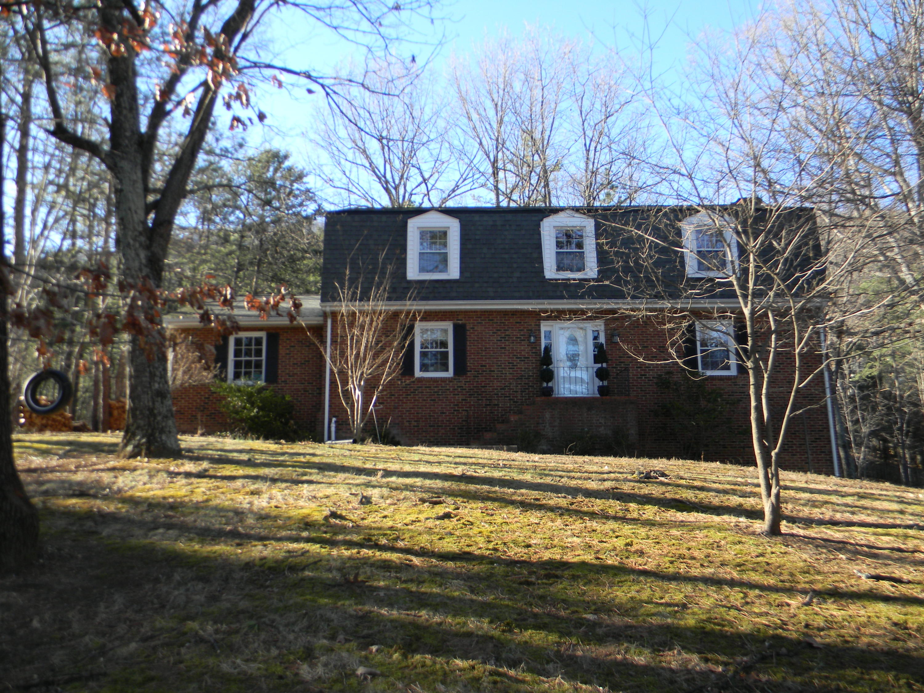 2512 Summit Ridge Road Northeast Roanoke, VA 24012 - Photo 1 of 13 Front Exterior