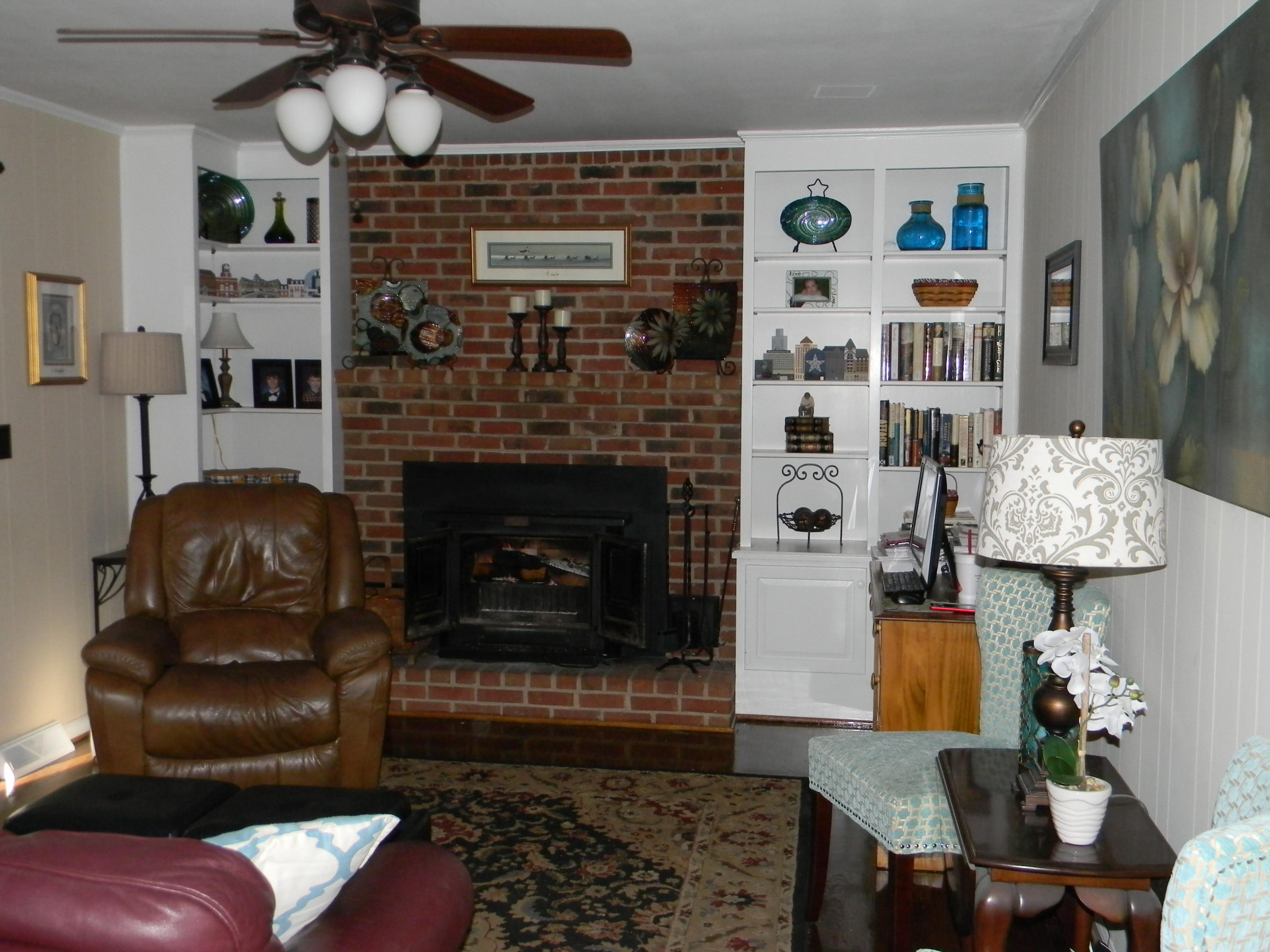 2512 Summit Ridge Road Northeast Roanoke, VA 24012 - Photo 2 of 13 Family Room