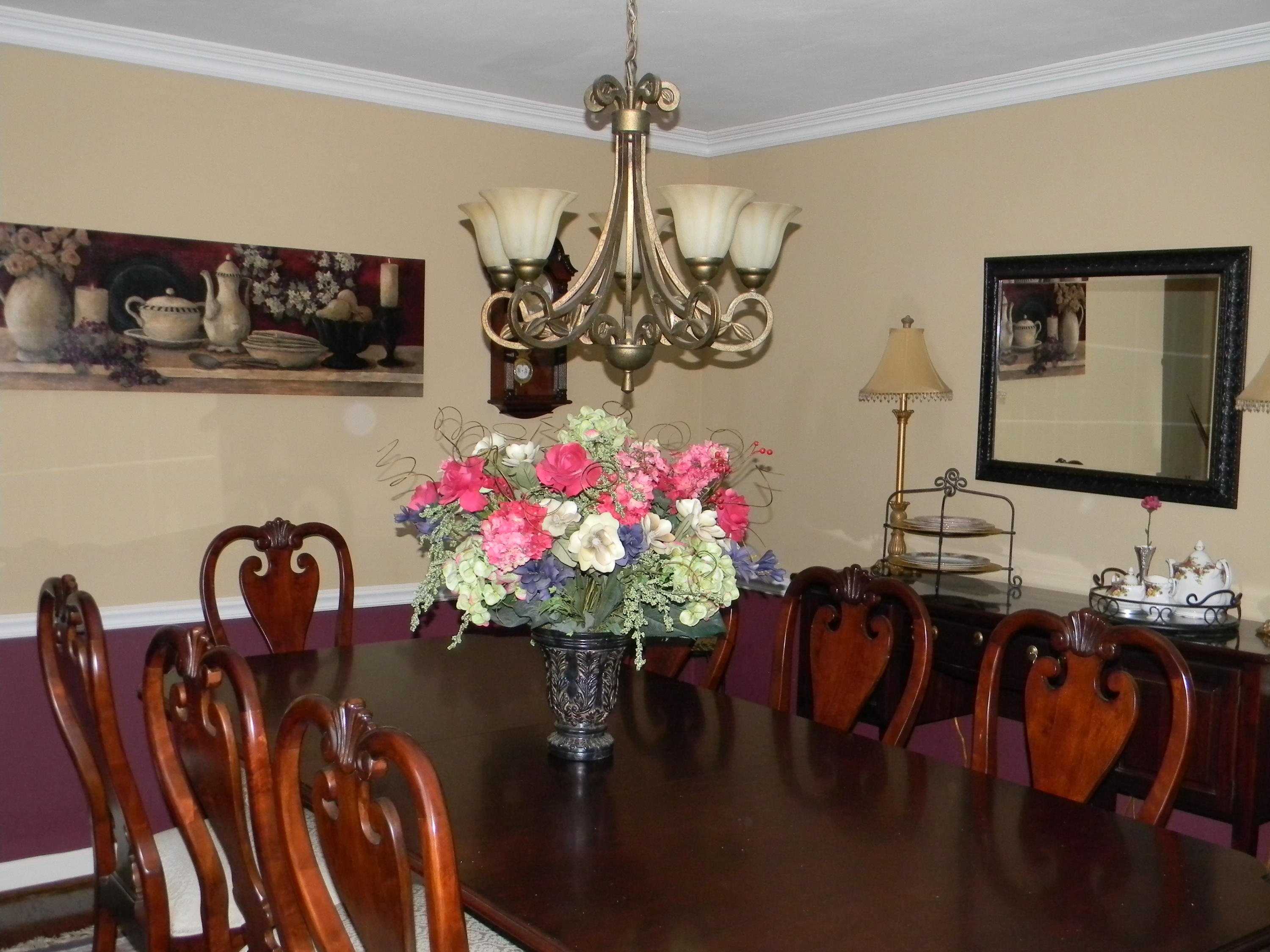 2512 Summit Ridge Road Northeast Roanoke, VA 24012 - Photo 4 of 13 Dining Room