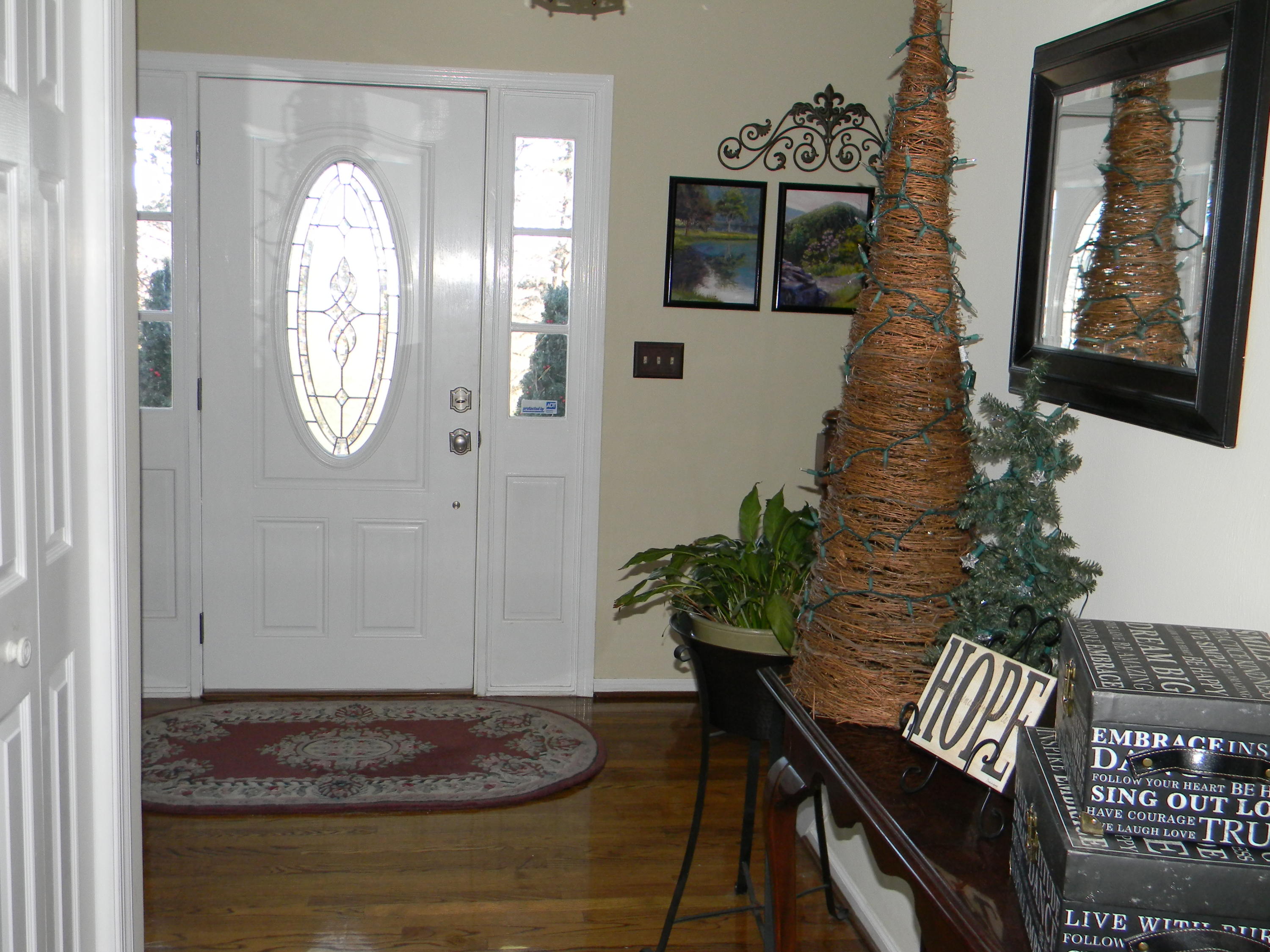 2512 Summit Ridge Road Northeast Roanoke, VA 24012 - Photo 6 of 13 Foyer