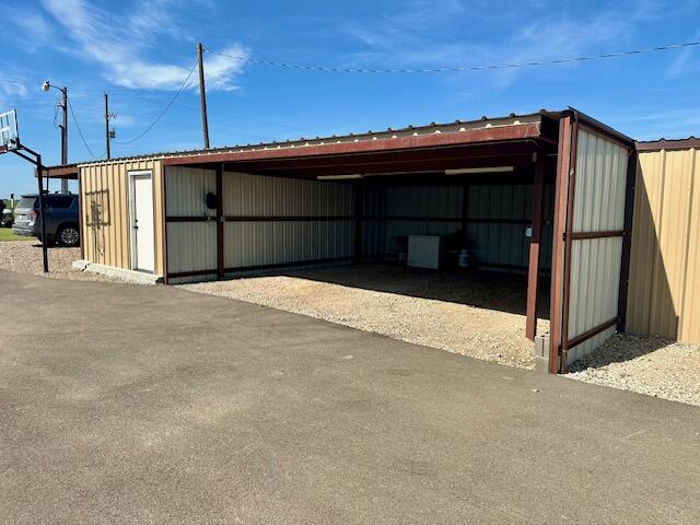 9223 County Road 6700 Lubbock, TX 79403 - Photo 38 of 60 a view of a garage