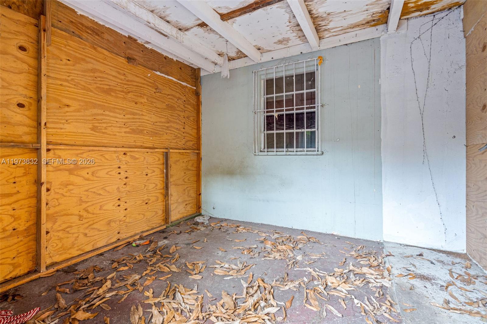1045 Southwest 20th Avenue Miami, FL 33135 - Photo 25 of 53 a view of an empty room