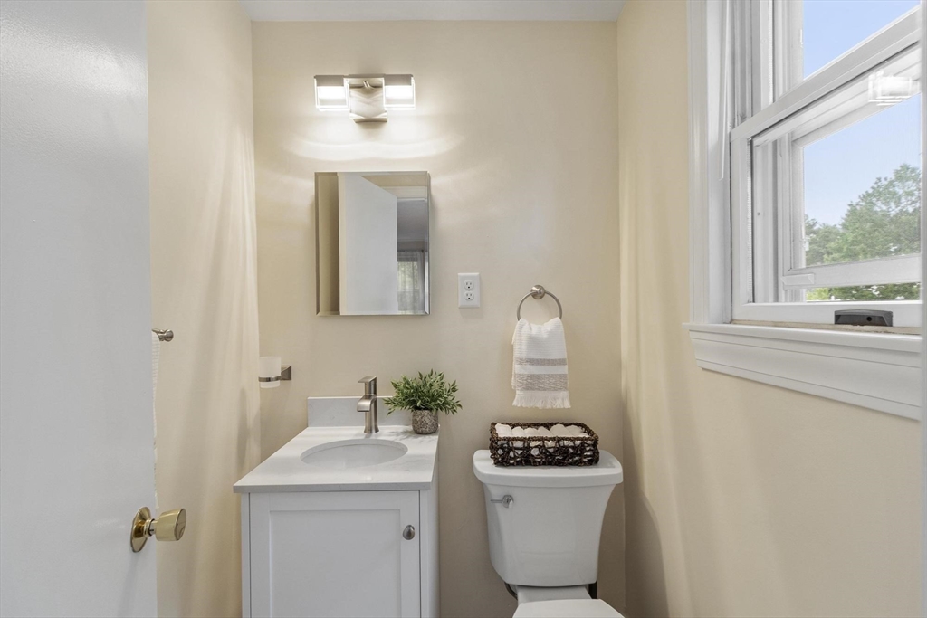 2 Appletree Lane North Reading, MA 01864 - Photo 21 of 38