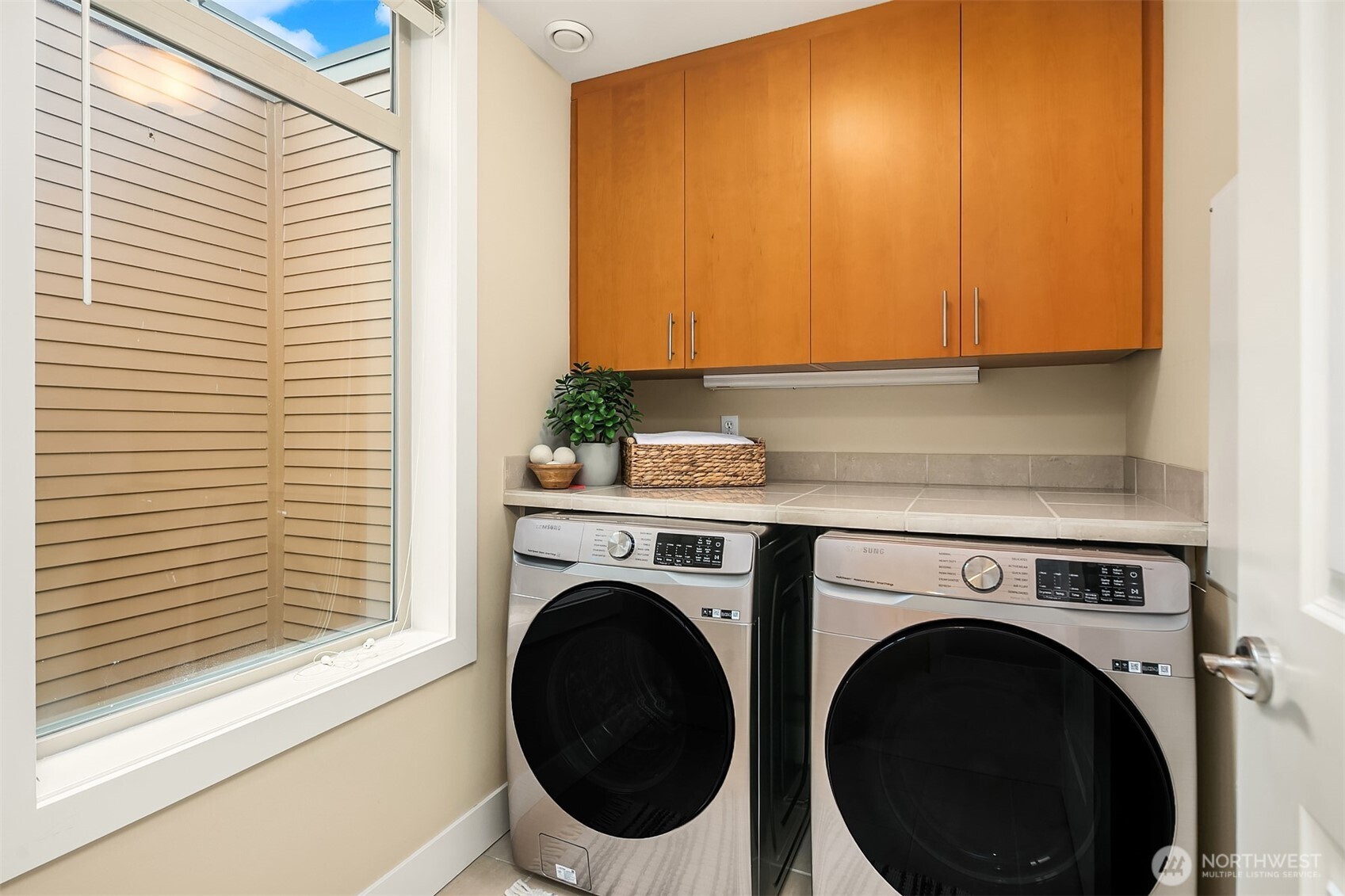 71 Pine Street, Unit 302 Edmonds, WA 98020 - Photo 19 of 35