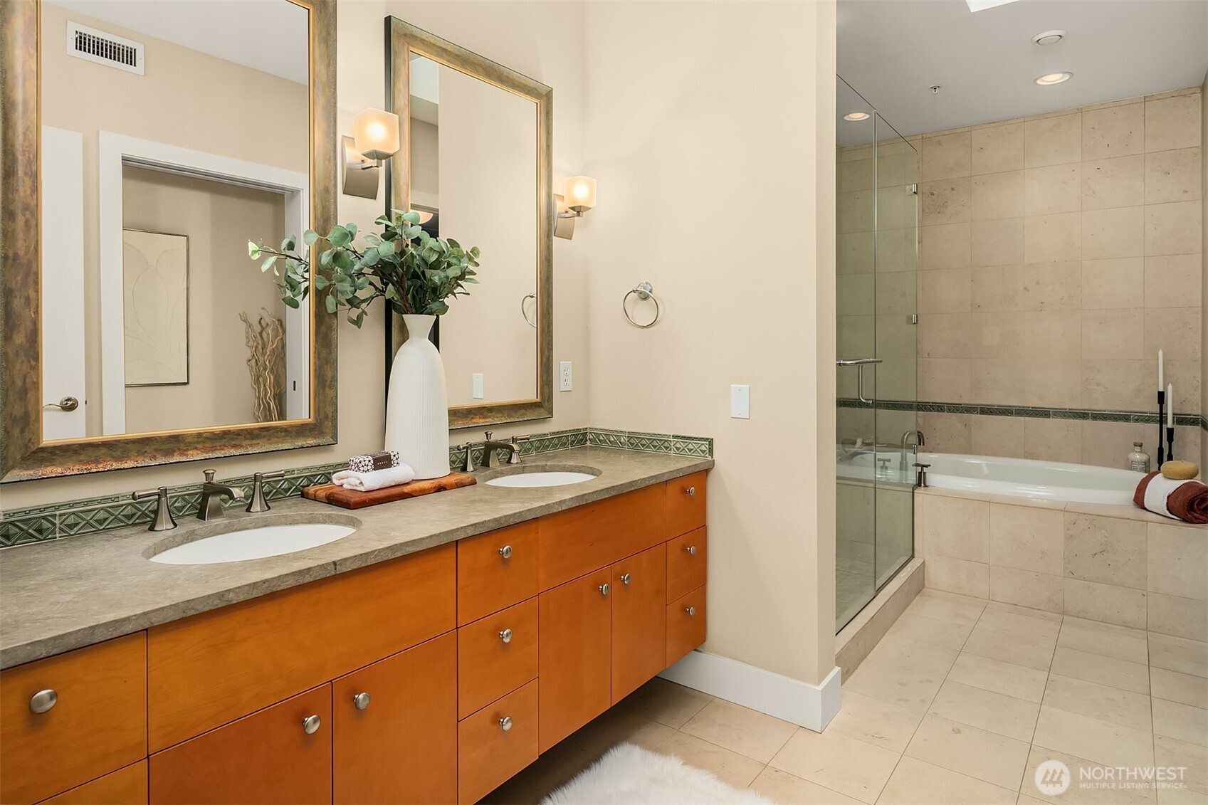 71 Pine Street, Unit 302 Edmonds, WA 98020 - Photo 25 of 35