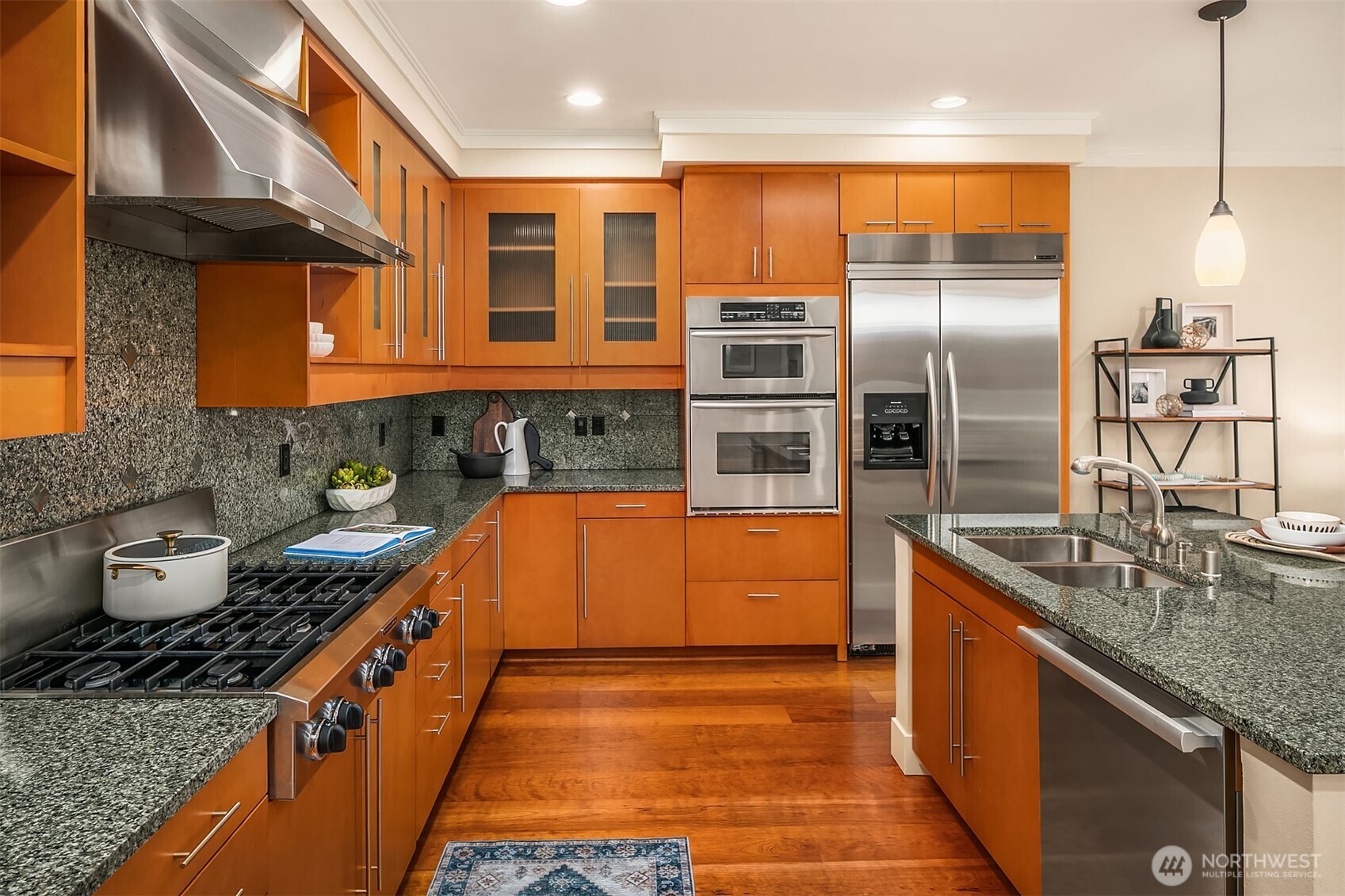 71 Pine Street, Unit 302 Edmonds, WA 98020 - Photo 5 of 35