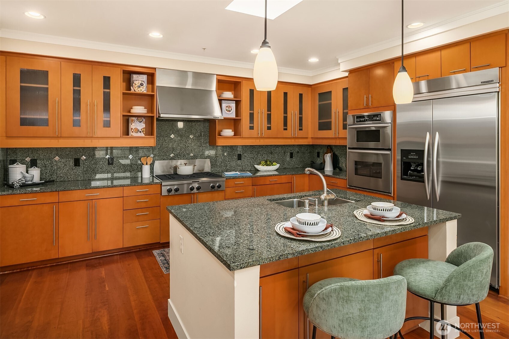 71 Pine Street, Unit 302 Edmonds, WA 98020 - Photo 6 of 35