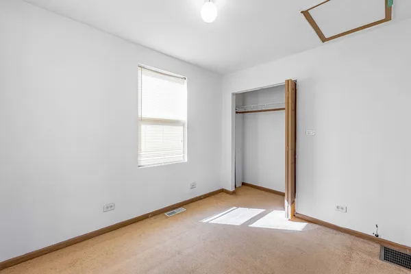 $220,000 | 2648 West 123rd Street, Blue Island, IL 60406