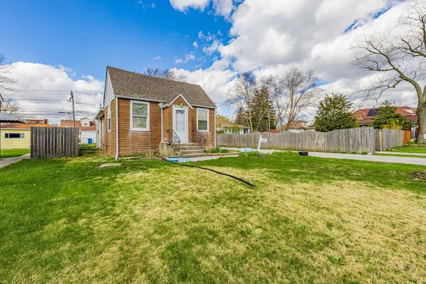$220,000 | 2648 West 123rd Street, Blue Island, IL 60406