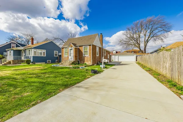 $220,000 | 2648 West 123rd Street, Blue Island, IL 60406