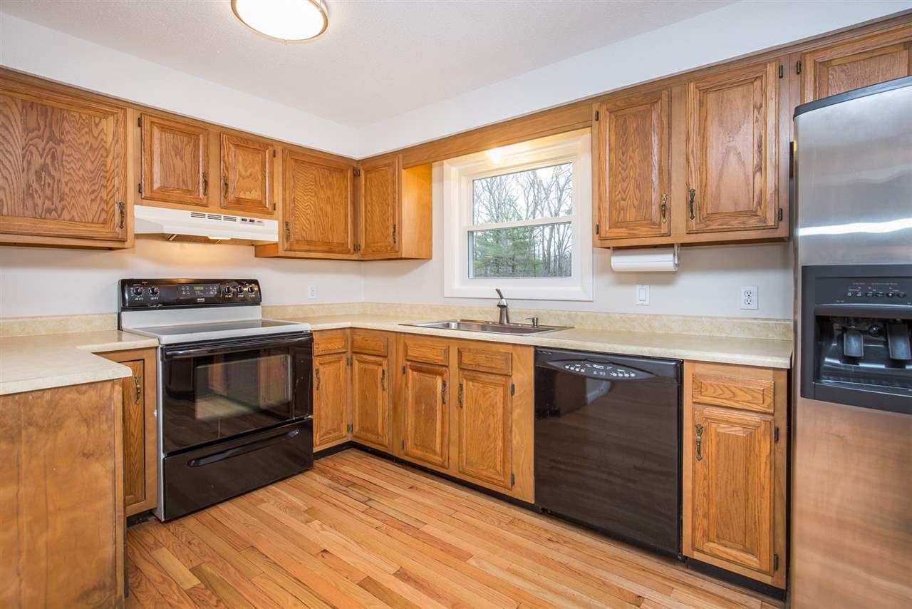 45 R Scenic Drive Derry, NH 03038 - Photo 3 of 13