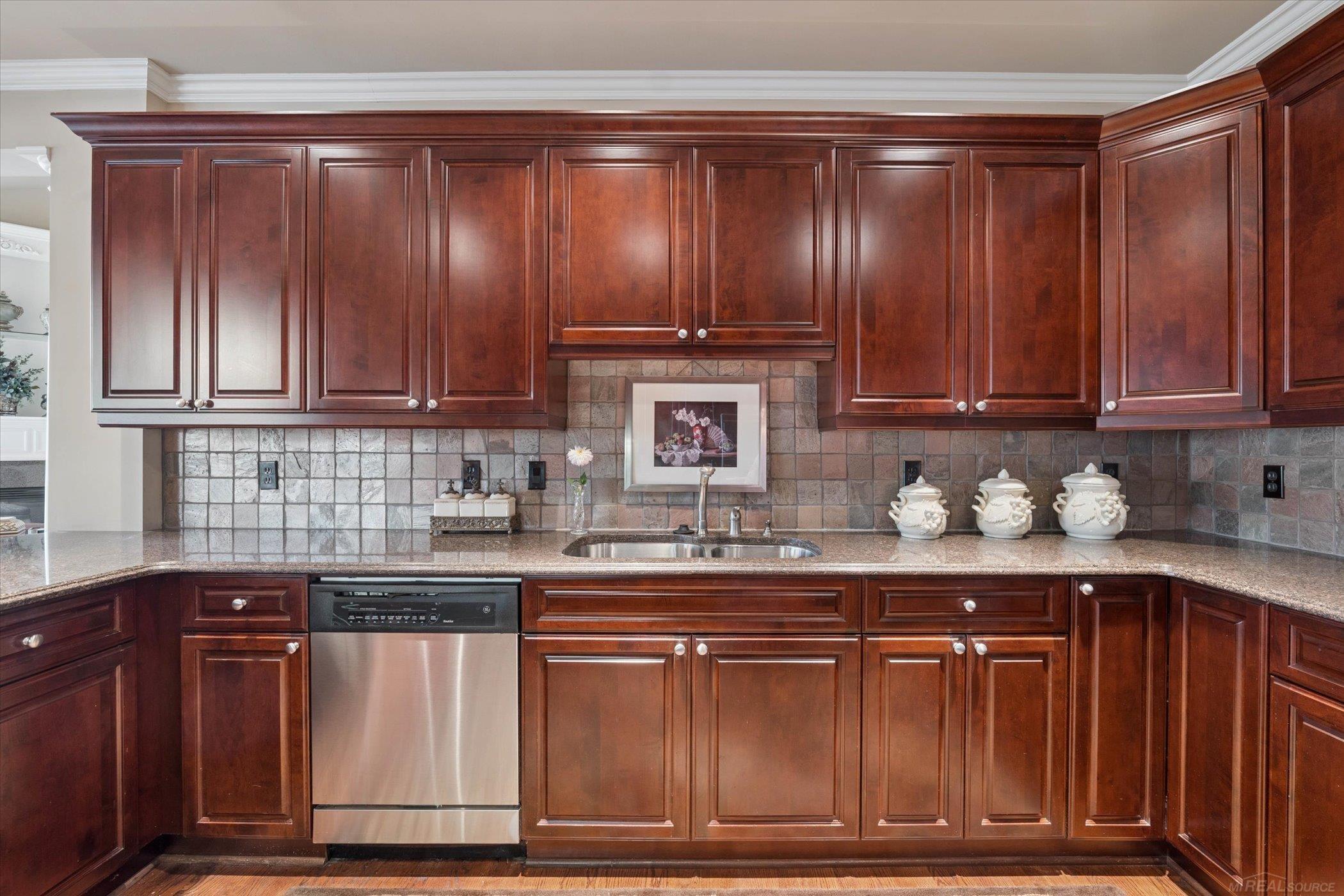 2794 Castlemartin Court Rochester, MI 48306 - Photo 14 of 60 50191740-f69d73f3-e3f1-4d7f-8049-60ec62883b98.JPG