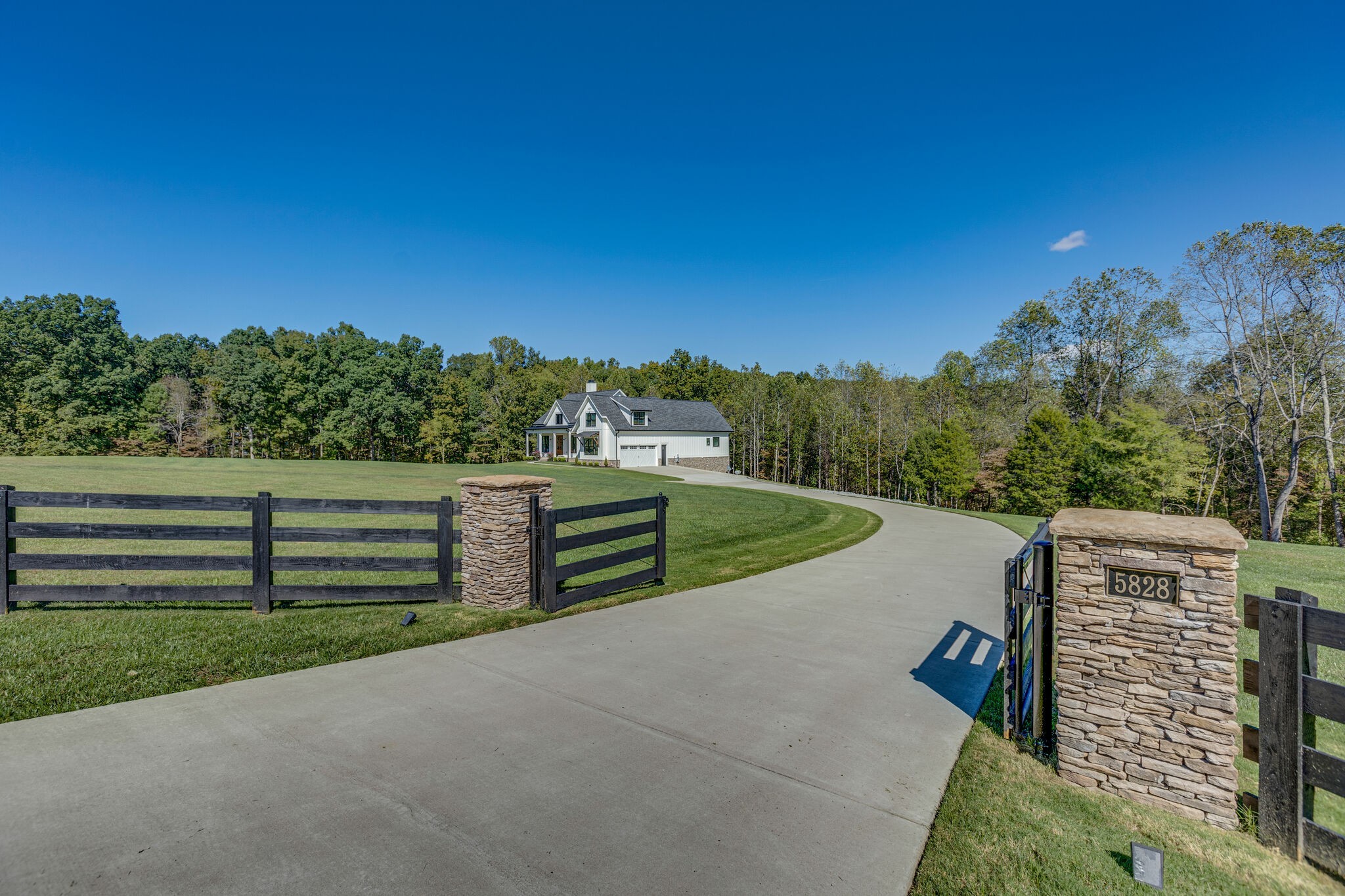 5828 Bending Chestnut Road Franklin, TN 37064 - Photo 3 of 47 Gallery Image 3