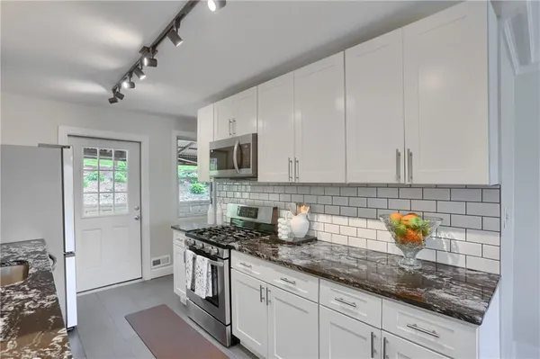 $267,000 | 5216 Verona Road, Verona, PA 15147