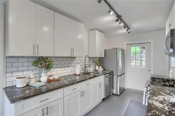 $267,000 | 5216 Verona Road, Verona, PA 15147