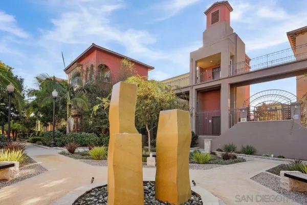 a view of a house with backyard