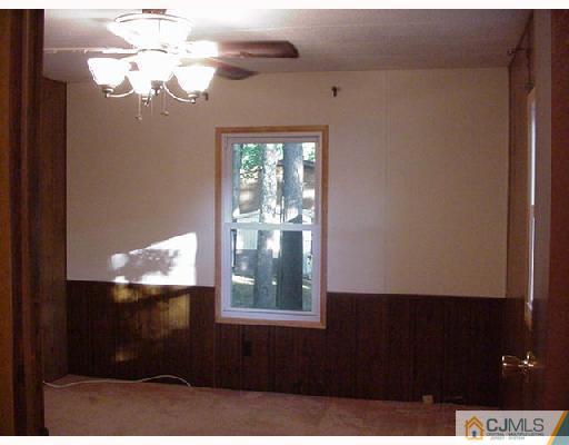 16 Steinbeck Road North Brunswick, NJ 08902 - Photo 4 of 6 Gallery Image 4