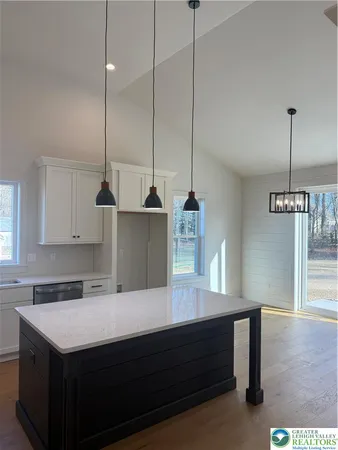$889,900 | 9002 Yorkshire Circle, Fogelsville, PA 18051