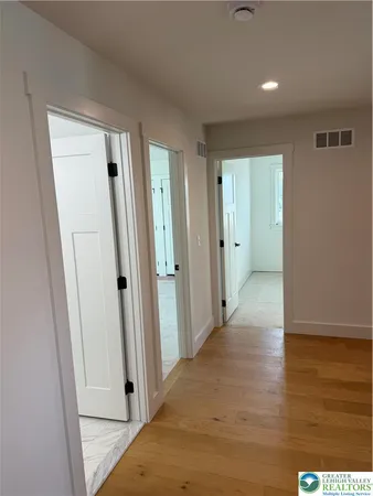 $889,900 | 9002 Yorkshire Circle, Fogelsville, PA 18051