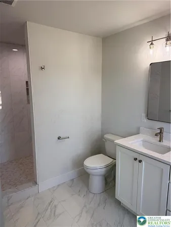 $889,900 | 9002 Yorkshire Circle, Fogelsville, PA 18051