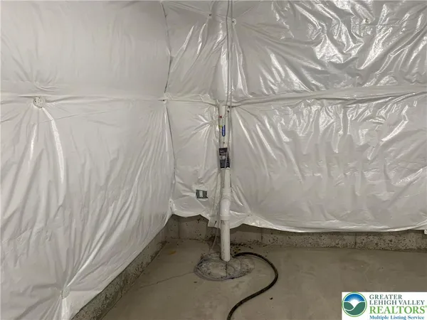 $889,900 | 9002 Yorkshire Circle, Fogelsville, PA 18051