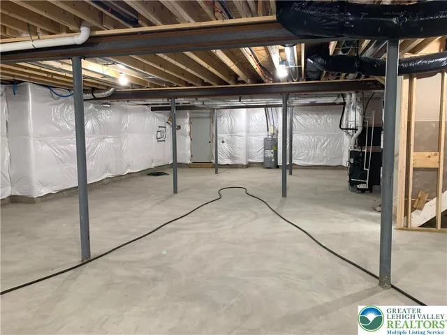 $889,900 | 9002 Yorkshire Circle, Fogelsville, PA 18051