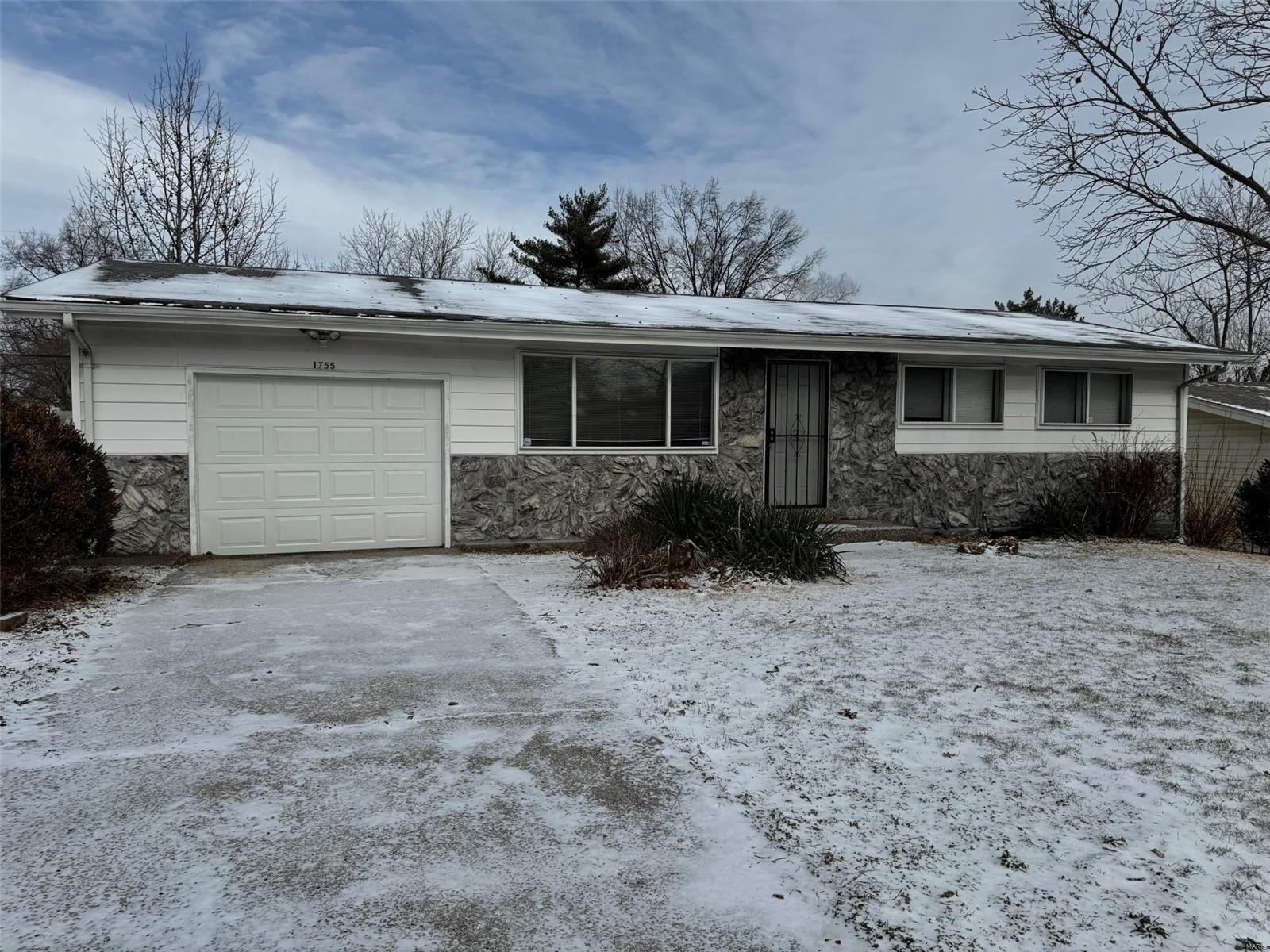 1755 Hudson Road St. Louis, MO 63136 - Photo 1 of 10
