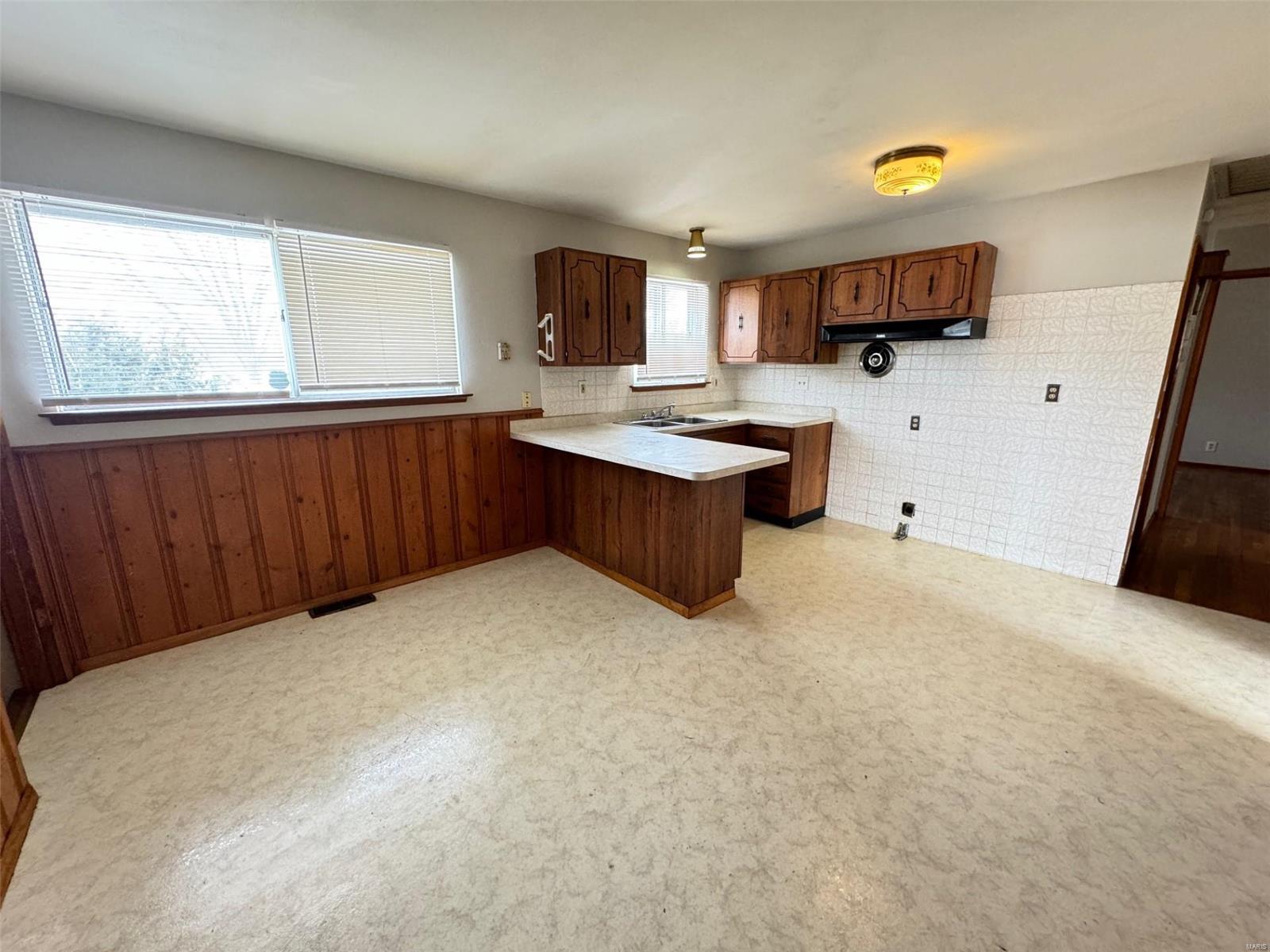 1755 Hudson Road St. Louis, MO 63136 - Photo 4 of 10
