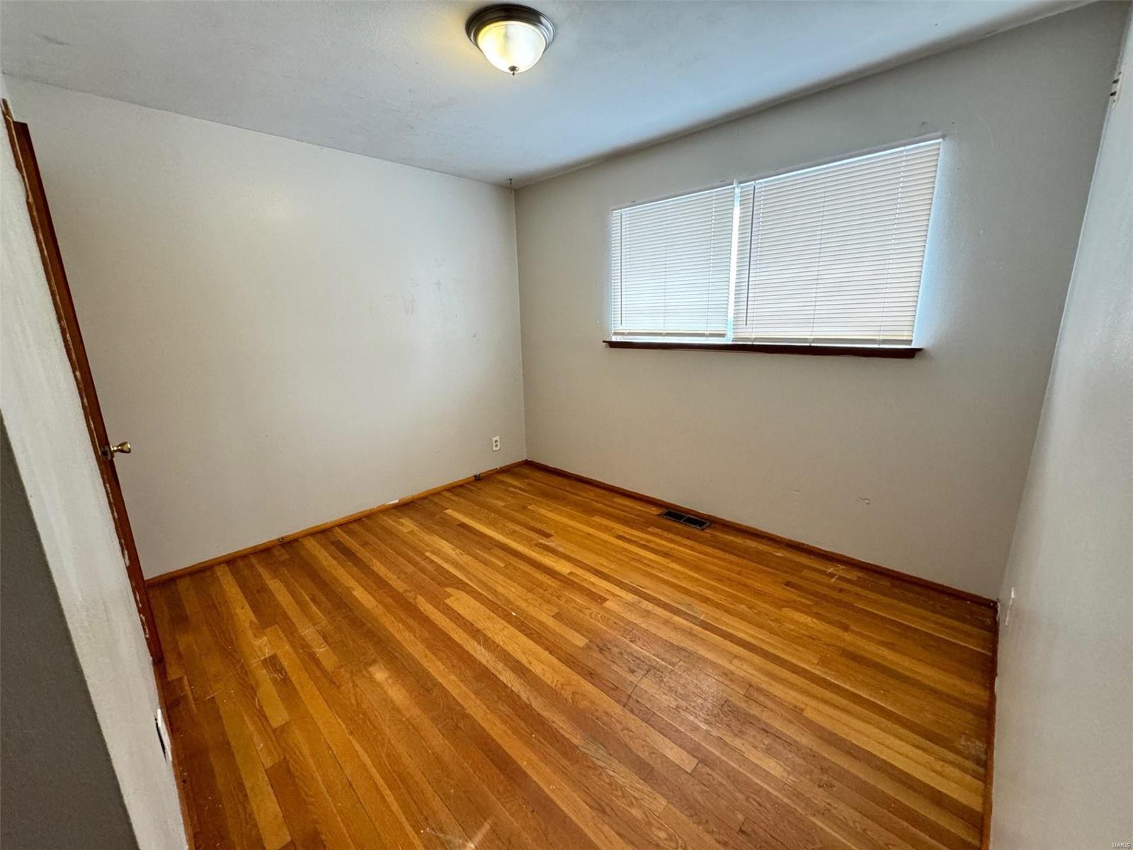 1755 Hudson Road St. Louis, MO 63136 - Photo 6 of 10