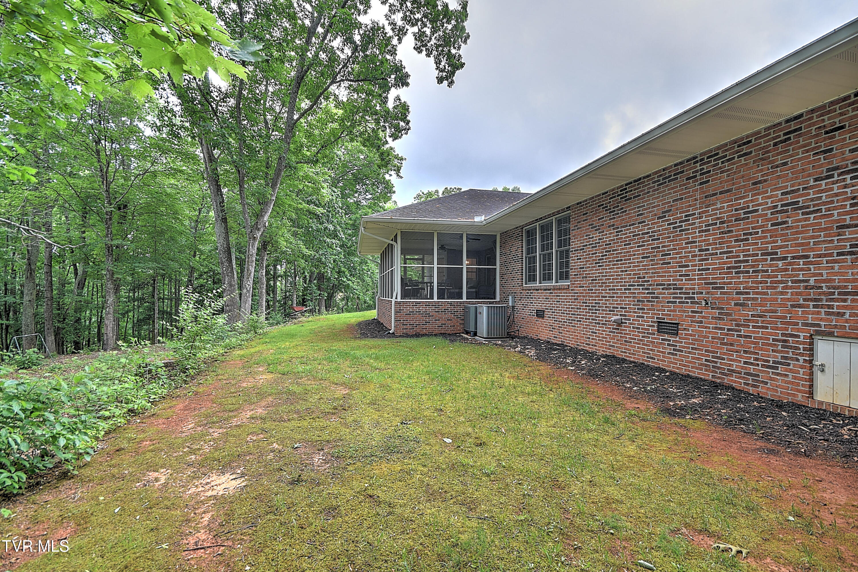 145 Zeb Grindstaff Road Elizabethton, TN 37643 - Photo 57 of 68 145 Zeb Grindstaff JV-61