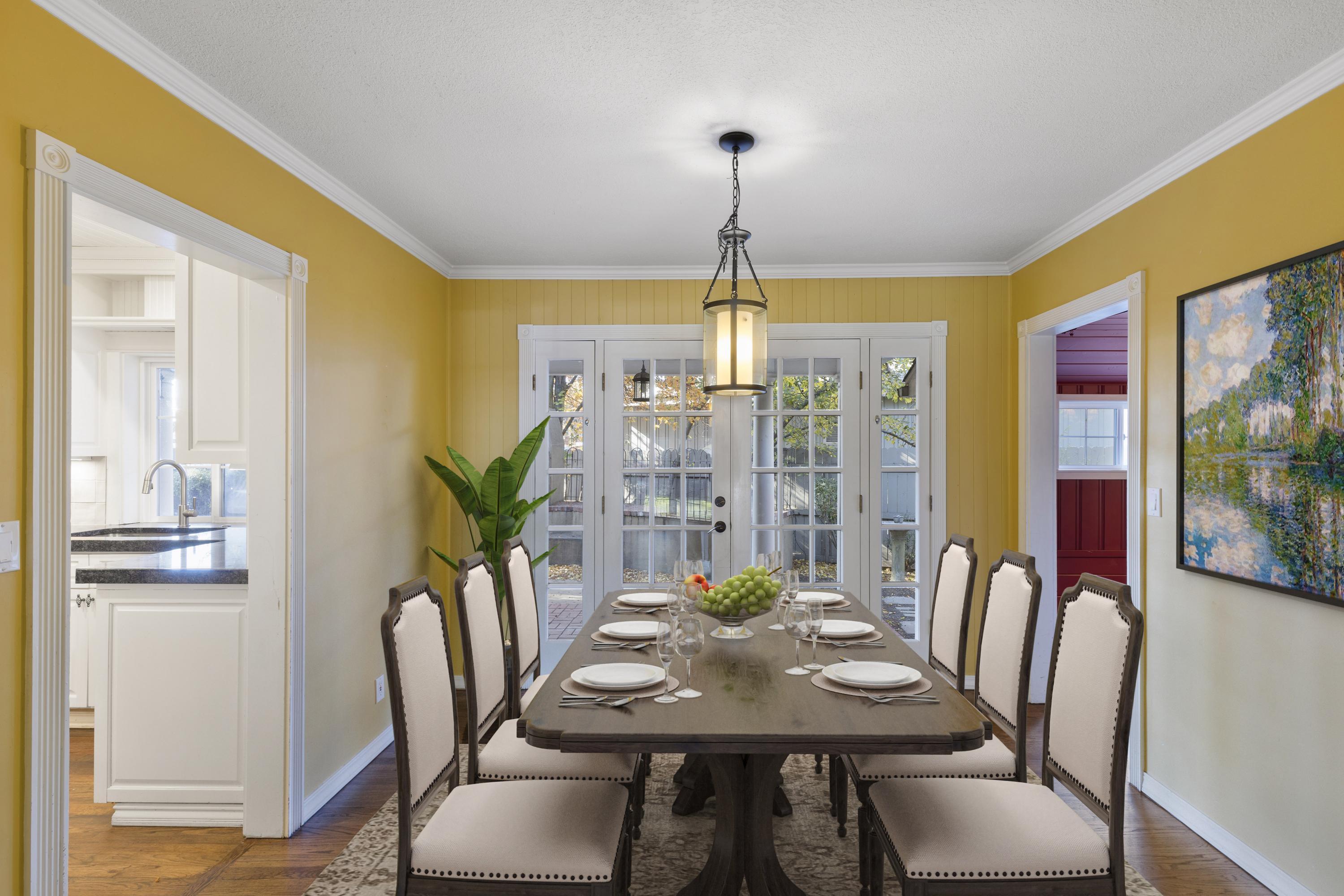 1717 Northwest Steidl Road Bend, OR 97703 - Photo 11 of 44 520A8915_JennMontoyaPhotographyDining
