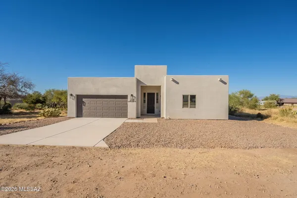 $360,000 | 208 South Atlanta Drive, Vail, AZ 85641