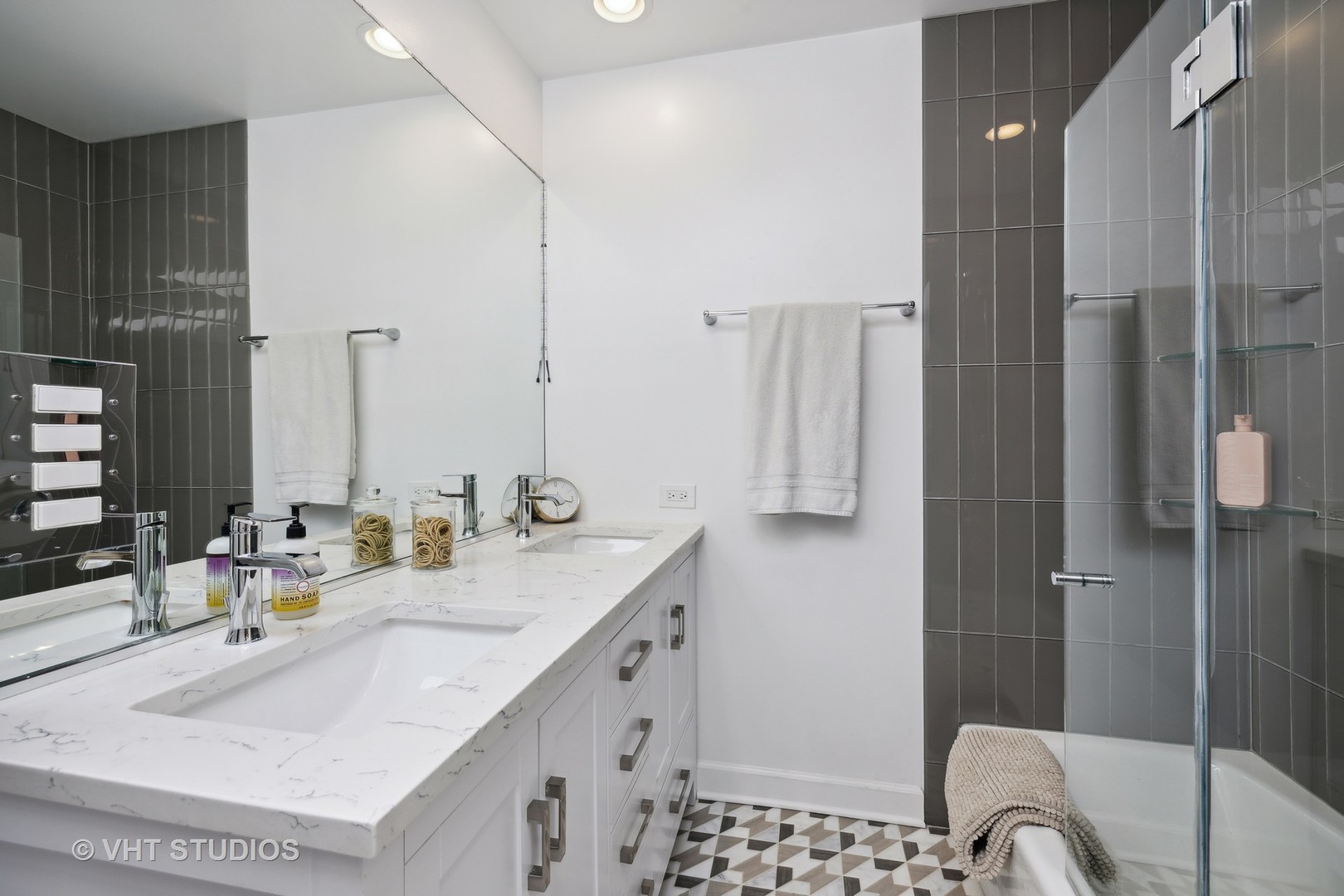 526 Uvedale Road Riverside, IL 60546 - Photo 21 of 34 a bathroom with a sink and a mirror
