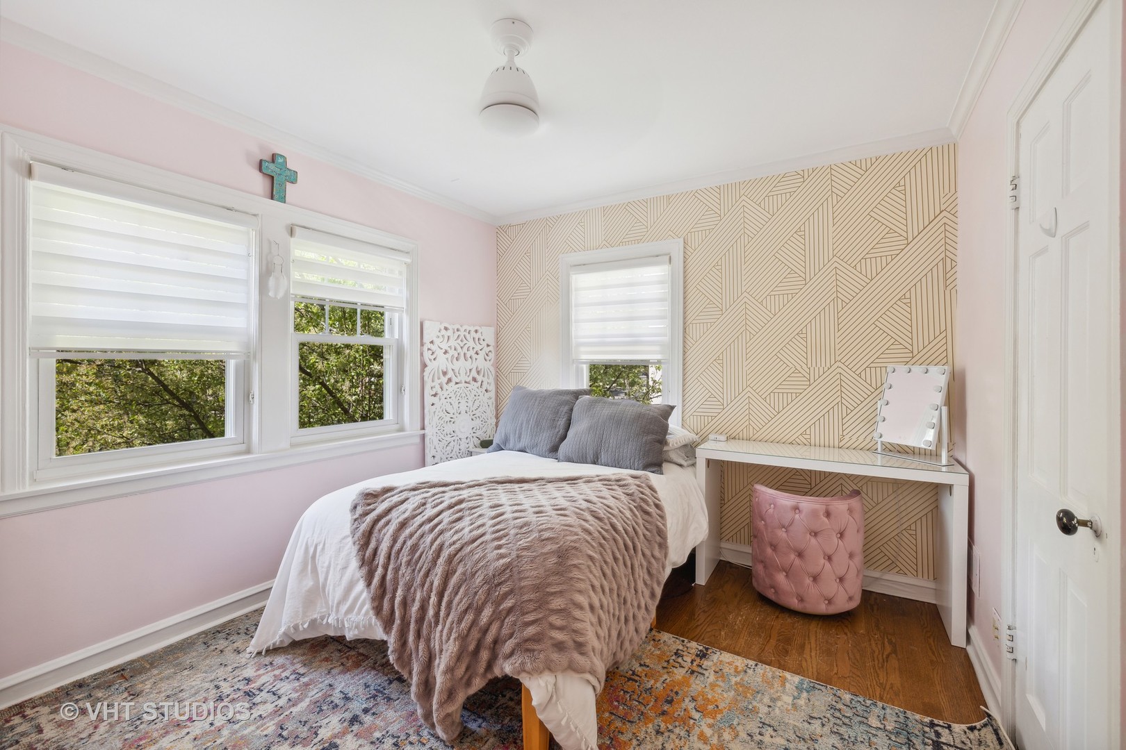 526 Uvedale Road Riverside, IL 60546 - Photo 23 of 34 a bedroom with a bed and window
