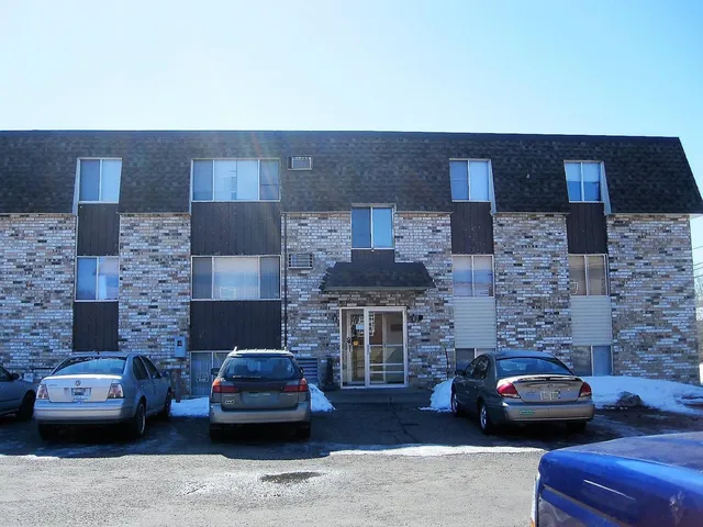 $1,000 | 539 South Wasson Lane, Unit 303, River Falls, WI 54022