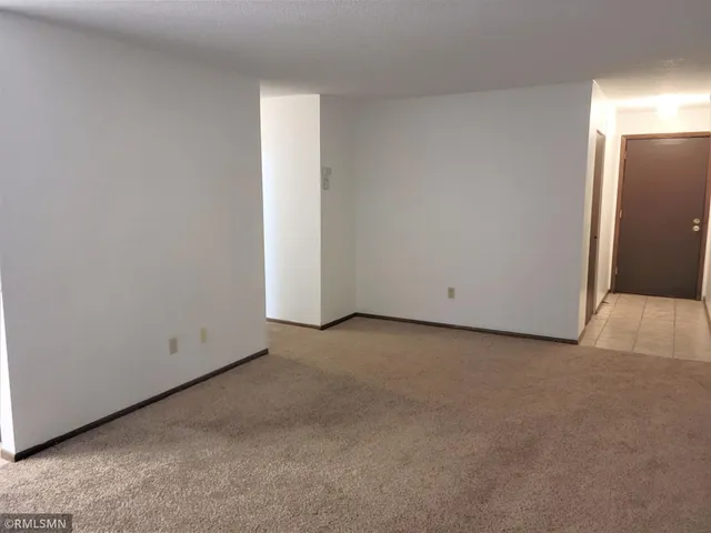 $1,000 | 539 South Wasson Lane, Unit 303, River Falls, WI 54022