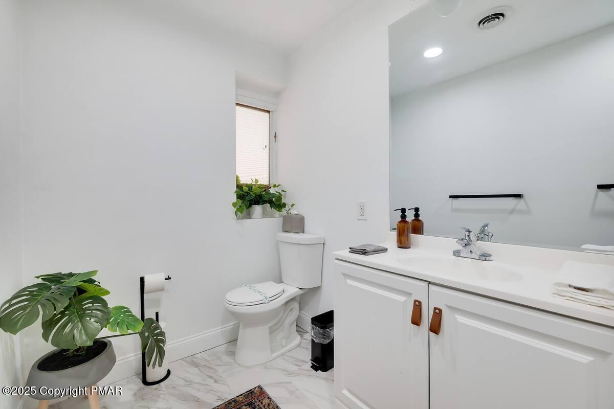 6249 Paradise Valley Road Mount Pocono, PA 18344 - Photo 25 of 28 Bathroom 1 #2