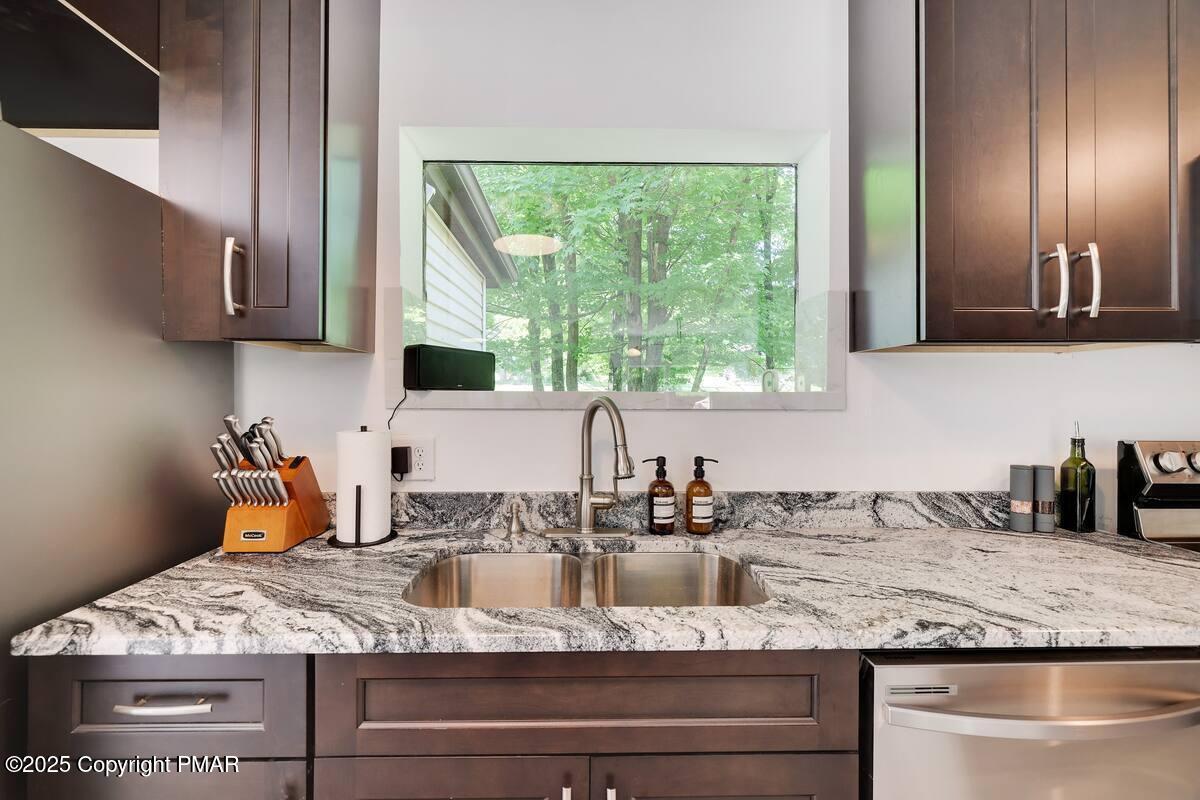 6249 Paradise Valley Road Mount Pocono, PA 18344 - Photo 7 of 28 kitchen #2