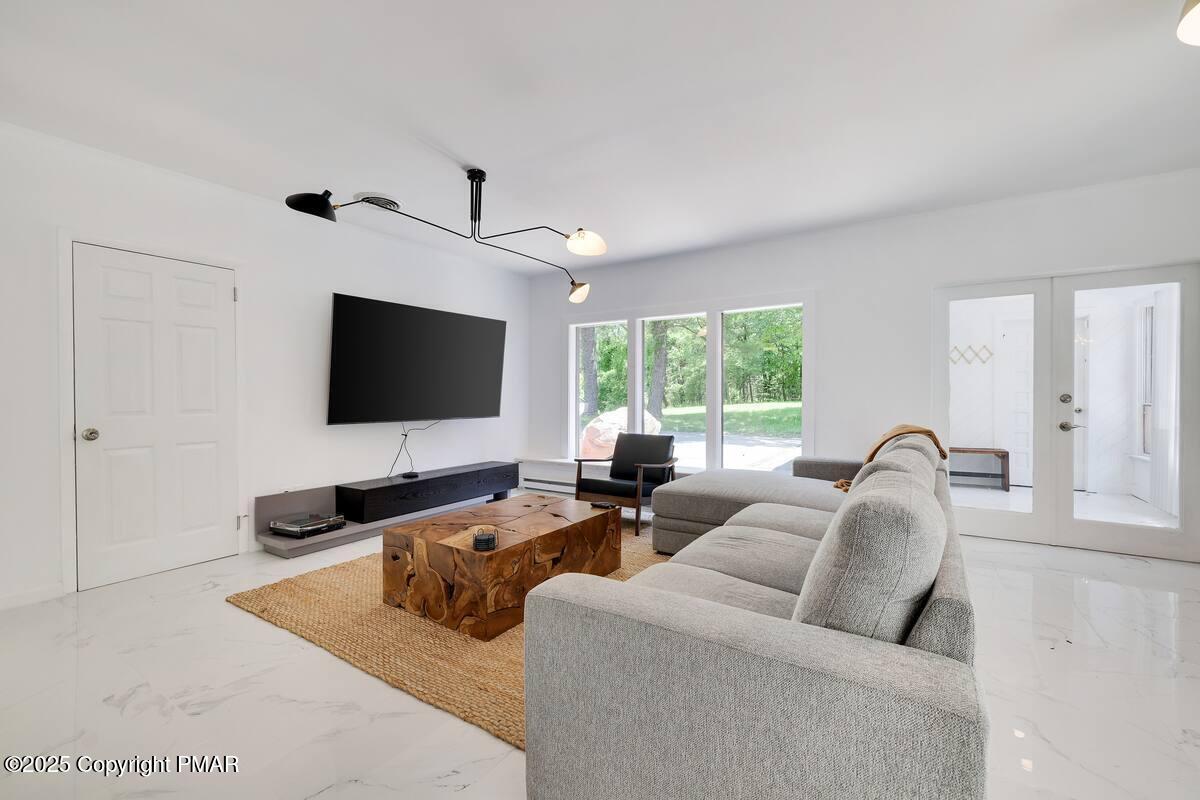 6249 Paradise Valley Road Mount Pocono, PA 18344 - Photo 8 of 28 Living room #3
