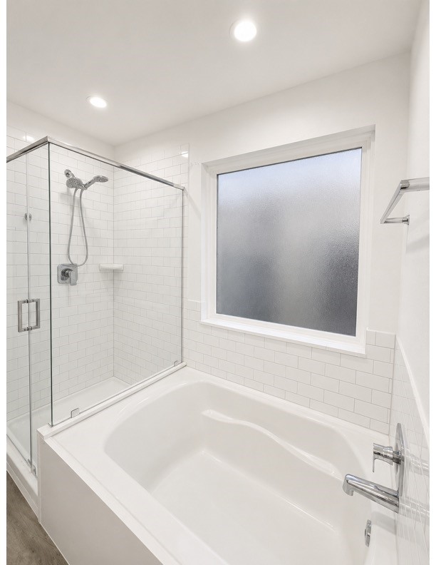 16 Desert Spring Lane Manvel, TX 77578 - Photo 5 of 11 Master Bathroom Shower/Tub