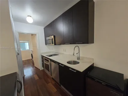 $1,950 | 1560 Pennsylvania Avenue, Unit 216, Miami Beach, FL 33139